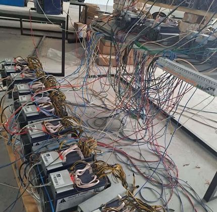  ۱۰۷ دستگاه استخراج رمز ارز در قم کشف و ضبط شد