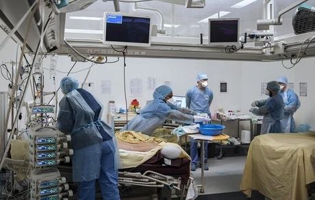 ۳ هزار کادر درمان فرانسه به‌دلیل امتناع از دریافت واکسن کرونا تعلیق شدند