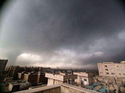 باران خطرناک در آسمان تهران / در خانه بمانید