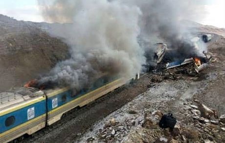 تصادف قطار تهران-پیشوا با یک خودرو