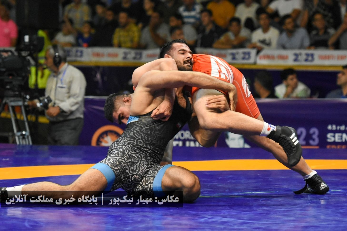 کشتی آزاد جام تختی در ارومیه از لنز دوربین