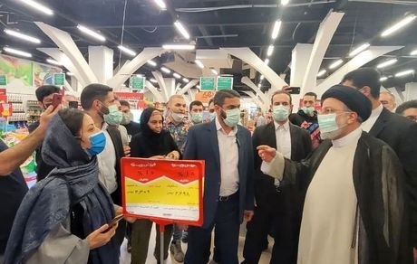 حضور رئیس جمهور در میادین و فروشگاه‌های سطح شهر و گفت و گو با مردم