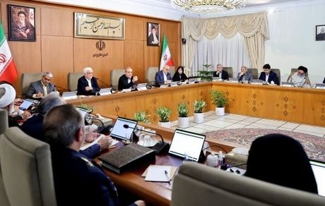 تمام ساختمان‌ها و مراکز دولتی در کوتاه‌ترین زمان به پنل‌های خورشیدی تجهیز می‌شود