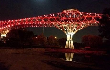 پل طبیعت قرمز رنگ می‌شود