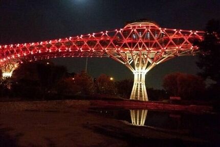 پل طبیعت قرمز رنگ می‌شود