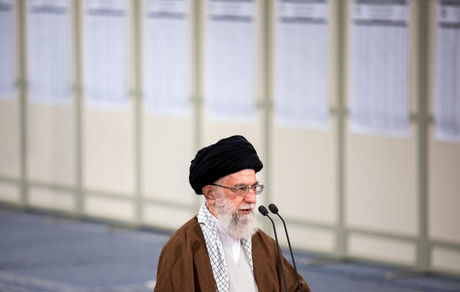 رهبر انقلاب: هر کس به منافع ملی علاقه‌مند است در انتخابات شرکت کند
