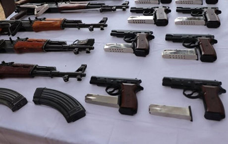 کشف ۱۶۵ قبضه سلاح جنگی طی یک هفته گذشته در مرزهای کشور