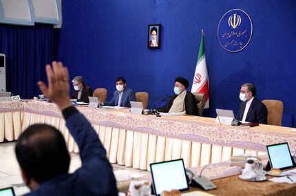 کمیته‌ای برای بررسی افزایش پلکانی حقوق کارکنان تشکیل شد