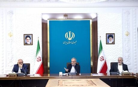رئیس جمهور:  توسعه دریامحور راه نجات کشور از وقوع یا عبور از بحران‌های کم‌آبی است