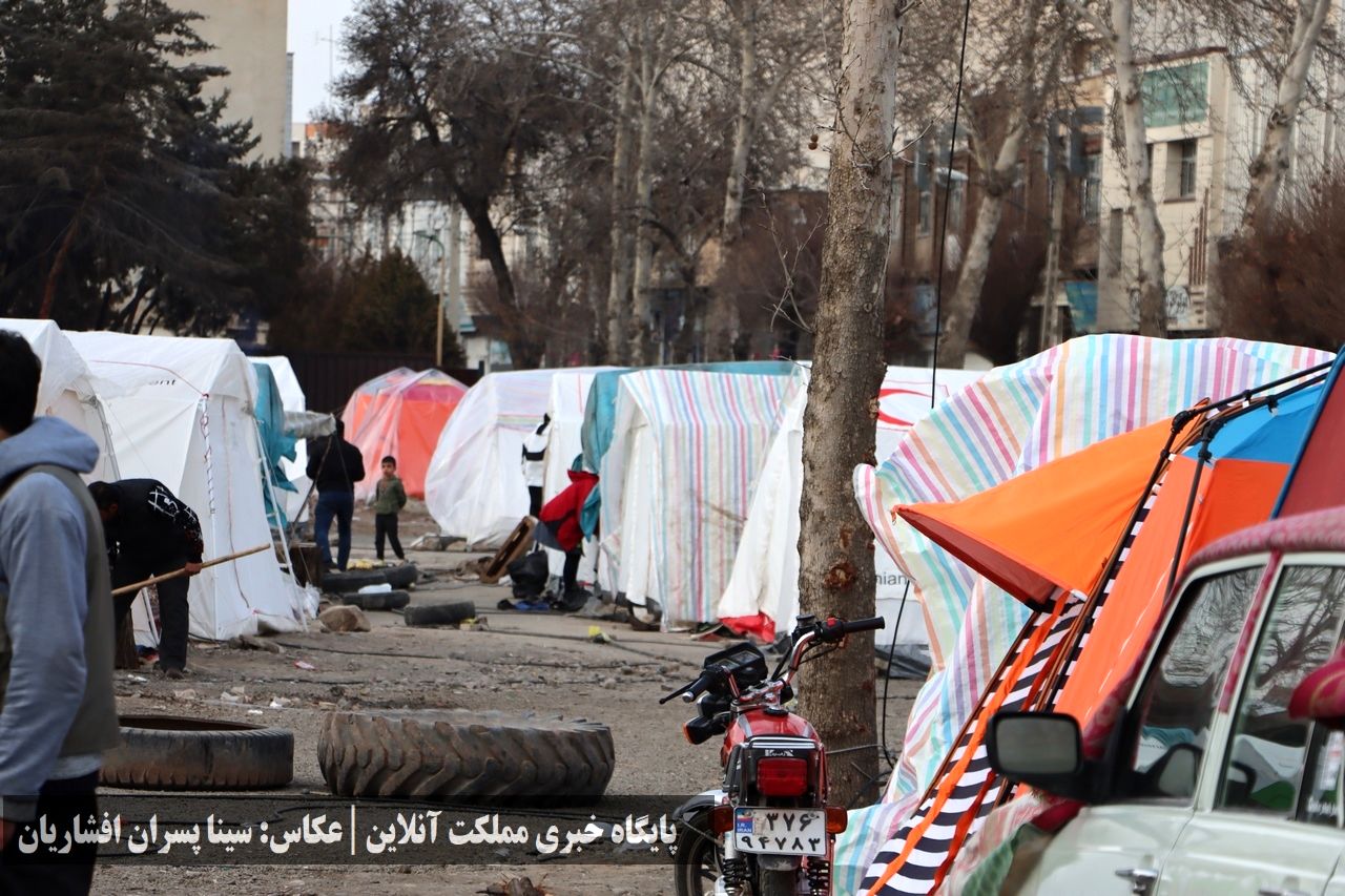 ادامه روزهای اسکان زلزله‌زدگان خوی در چادر