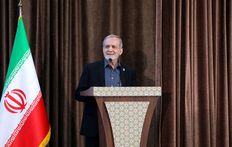 رئیس جمهور: راه درمان این زخم که شاید عمیق هم باشد پرهیز از اختلاف و دعوا و تقویت همدلی و گفت و گو است