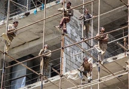 کارگران ساختمانی: بساطِ «سامانه رفاهی» برچیده شود