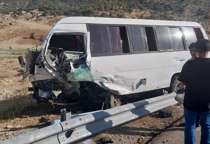 واژگونی یک دستگاه مینی‌بوس در پاکدشت ۸ مصدوم داشت