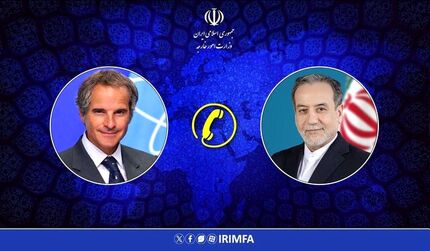 عراقچی با مدیرکل آژانس بین‌المللی انرژی اتمی گفت و گو کرد