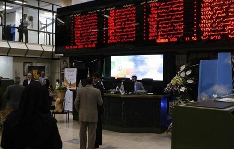 بازار سرمایه زیر نظر بازار پول حرکت می‌کند/ سازمان بورس شأن خود را حفظ کند!