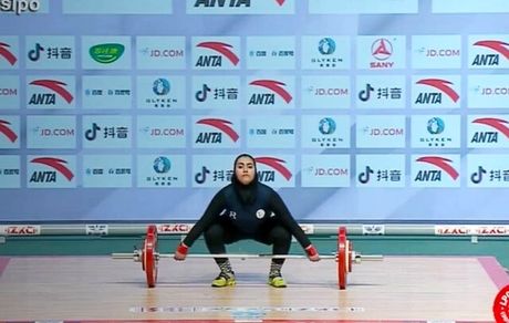 دختر وزنه بردار ایرانی ۳ سال محروم شد / دلیل: دوپینگ
