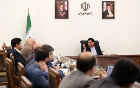 مخبر: طرح واگذاری زمین به مردم در حداقل ۹۰۰ شهر تدوین شود