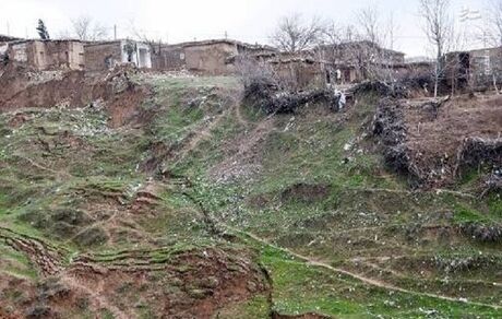 بارش شدید و رانش زمین در الیگودرز / چند مسیر و پل تخریب شدند