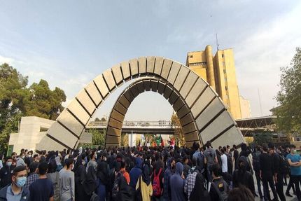خبرگزاری ایسنا: دانشجویان در چند دانشگاه تجمعات اعتراضی برگزار کردند