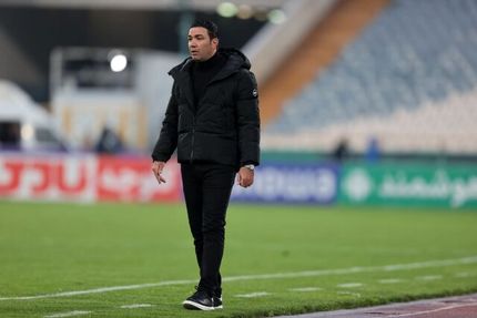 سرمربی و هافبک استقلال محروم شدند