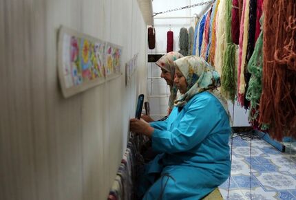 دریافت مالیات بر ارزش افزوده از مواد اولیه فرش، بر خلاف قانون!