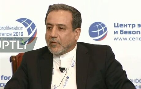 عراقچی: در زمان و مکان مناسب به حمله به نفتکش ایرانی پاسخ می‌دهیم