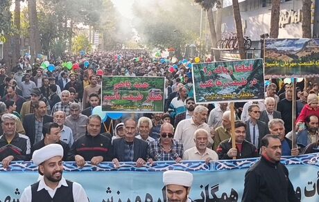 همایش بزرگ پیاده‌روی خانوادگی در گناباد برگزار شد