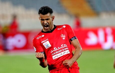کارت بازی مهاجم جدید پرسپولیس صادر شد