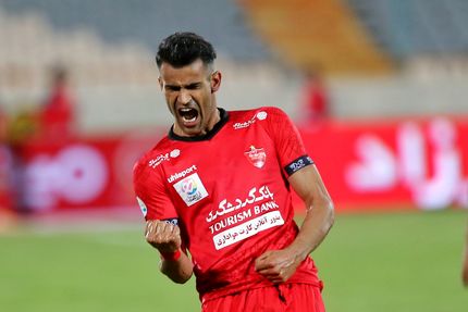کارت بازی مهاجم جدید پرسپولیس صادر شد