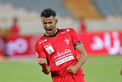 کارت بازی مهاجم جدید پرسپولیس صادر شد