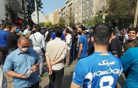 تجمع  استقلالی‌ها مقابل مجلس / برکناری مدیرعامل خواسته هواداران