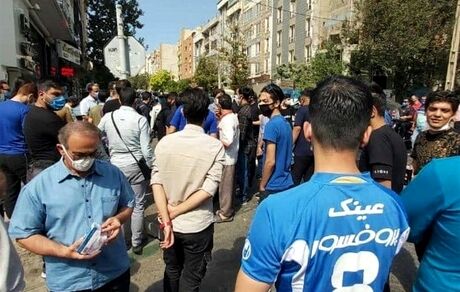 تجمع  استقلالی‌ها مقابل مجلس / برکناری مدیرعامل خواسته هواداران