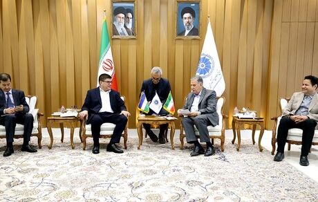 کاهش تعرفه‌های ایران برای کامیون‌های ترانزیتی ازبکستان