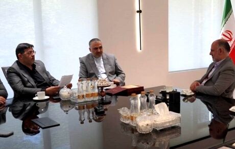 در نشست مشترک تاکید شد؛ استفاده از ظرفیت بانکداری شرکتی برای توسعه همکاری‌ها با شرکت‌ها و صنایع بزرگ