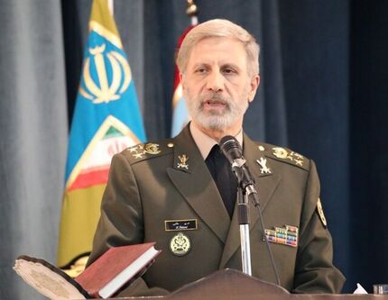 ارتش آماده‌تر از همیشه، مقتدارنه و با بصیرت انقلابی برای مقابله با دشمن است