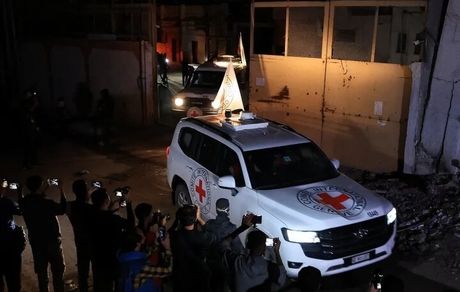 صلیب سرخ جسد اسیر اسرائیلی را تحویل گرفت