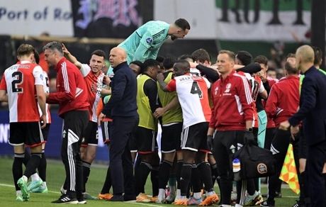 قهرمانی زودهنگام فاینورد با علیرضا جهانبخش در هلند