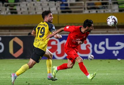 صعود تراکتور در اصفهان به صدر جدول لیگ برتر فوتبال