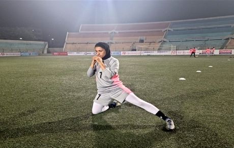 یکی از بازیکنان تیم ملی فوتبال بانوان از پناهنده شدن منصرف شد