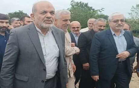 بازدید وزیر کشور از مناطق سیل زده آستارا