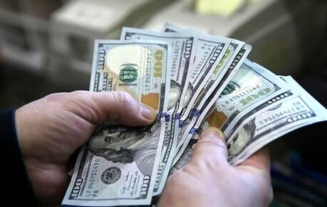مکث دلار در بازار/ یورو در آستانه ۱۵ هزار تومان ایستاد