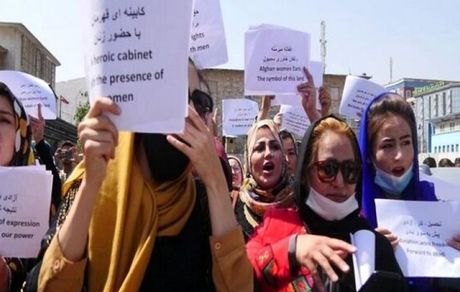 تظاهرات زنان در کابل در اعتراض به تعطیلی مدارس دخترانه