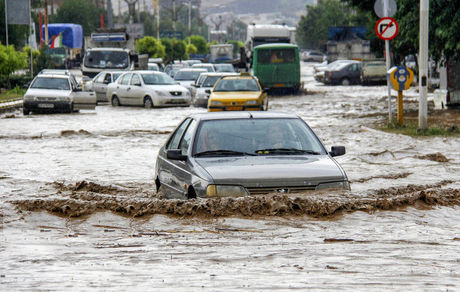 سیل تابستانی همچنان ادامه دارد