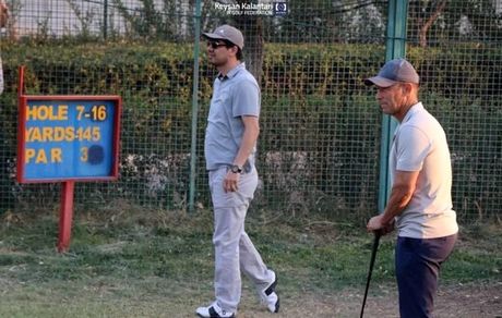 گلف بازی کردن کالدرون پس از برد مقابل پیکان