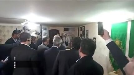 رئیس جمهور به مشهد رفت و ابتدا در خانه مادر شهید رئیسی حاضر شد