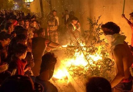 پیشنهاد حسین شریعتمداری به حشدالشعبی: آشوبگران و اراذل اجاره ای عراق را قلع و قمع کنید