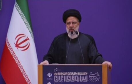 آزادی قلم و بیان از افتخارات جمهوری اسلامی بوده است / از هیچ رسانه و خبرنگاری شکایت نکرده‌ایم
