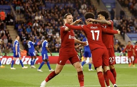 توقف لیورپول مقابل آستون ویلا / با برد منچستر یونایتد، تیم کلوب از لیگ قهرمانان دورتر شد