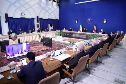 هیچ کس نباید خودش را از شمول پروتکل‌های بهداشتی مستثنی بداند / وزارت خارجه تمام اقدامات لازم برای افزایش و تسریع واردات واکسن را انجام دهد / همه نهادهای نظام برای مهار کرونا پای کار بیایند 