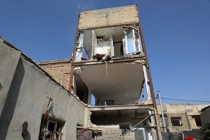 تخریب ساختمان سه طبقه در مشهد بدلیل انفجار گاز شهری
